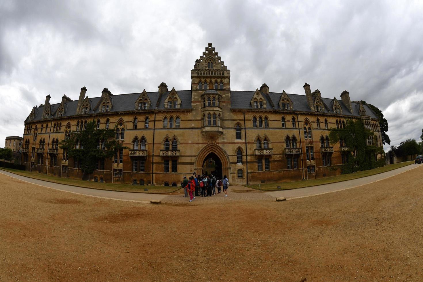 Oxford, England - 15. Juli 2017 - Touristen in der Universitätsstadt Christ Church foto