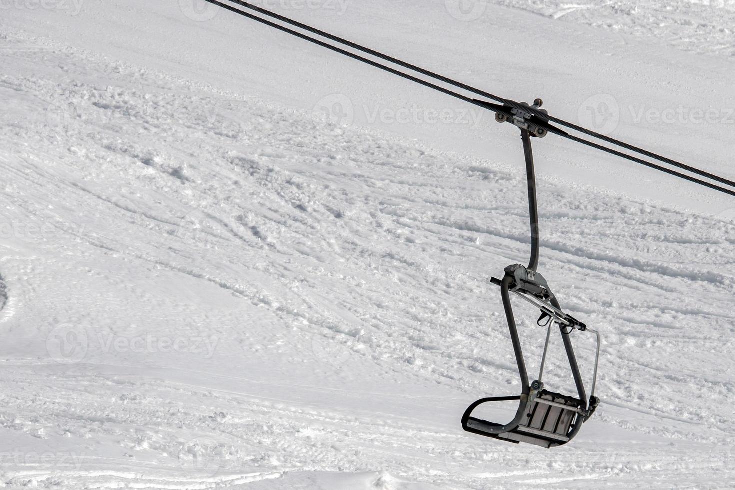 Sessellift für Skifahrer im Winter Schnee Dolomiten Hintergrund foto