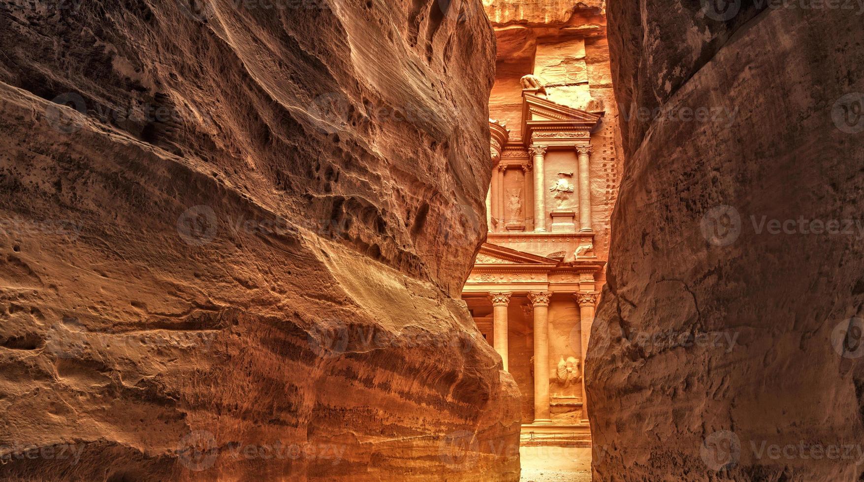 Siq in der antiken Stadt Petra, Jordanien foto