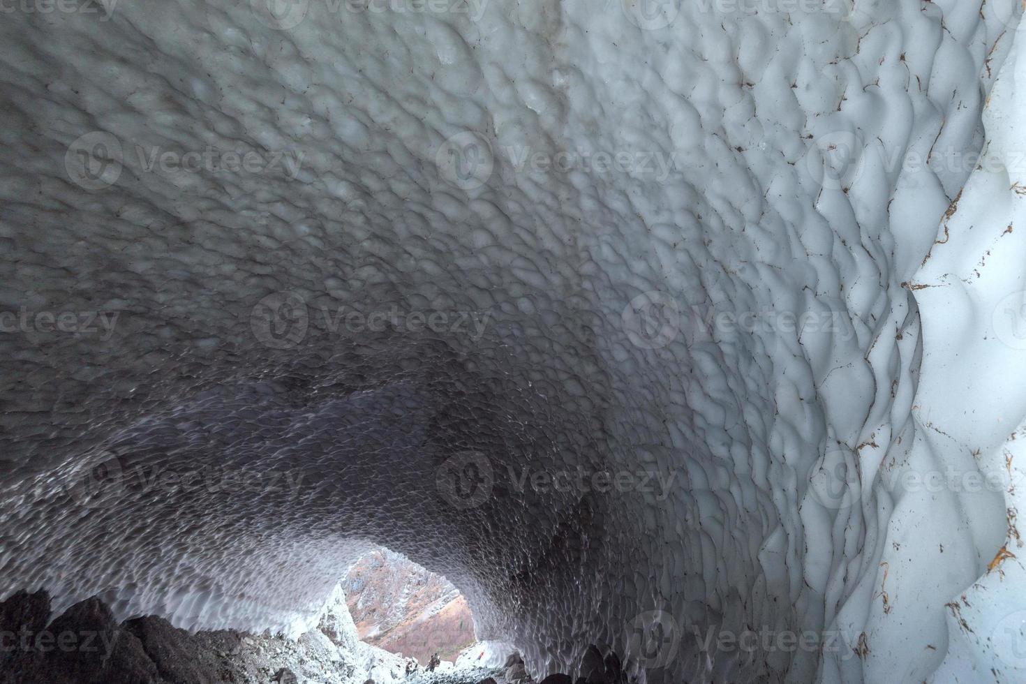 Blick auf die Kapelle der Schnee-Eis-Höhle foto