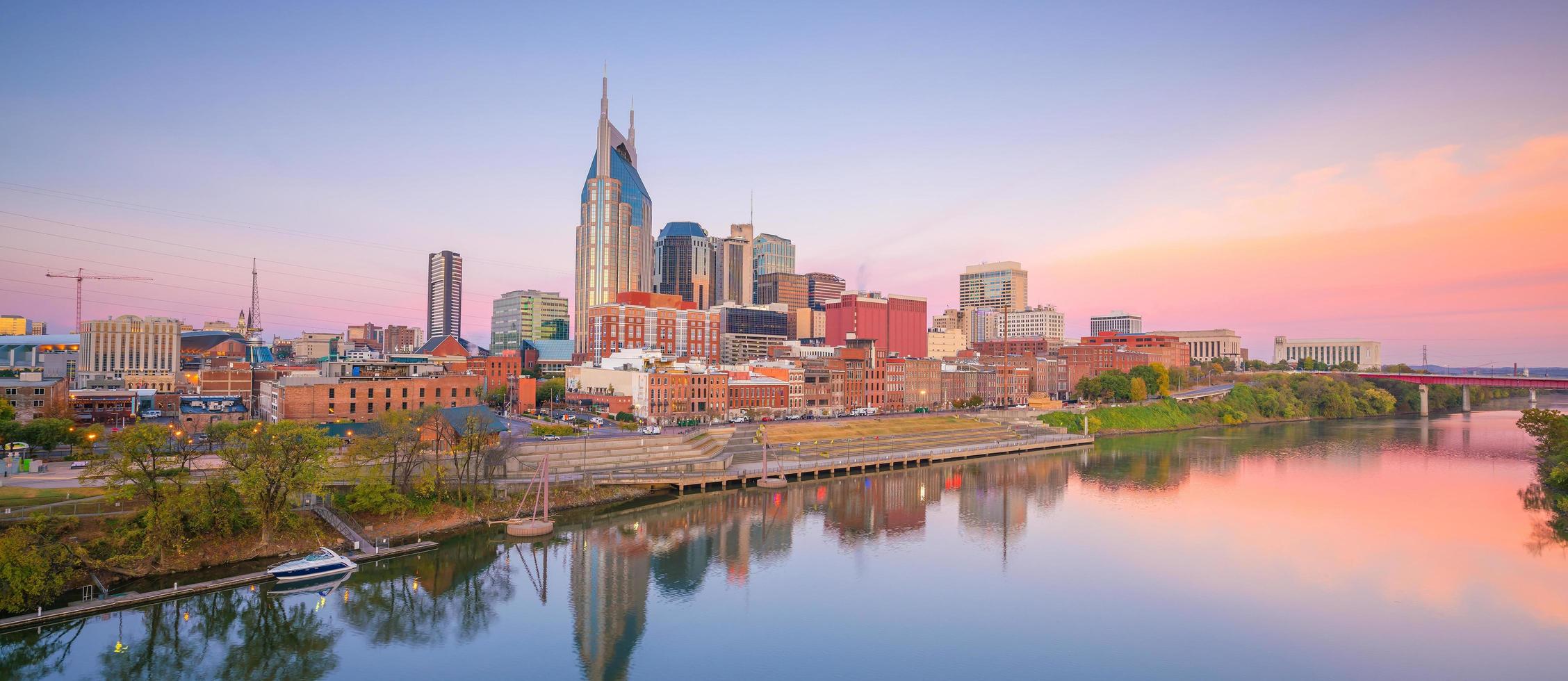 Skyline der Innenstadt von Cumberland River, Tennessee foto