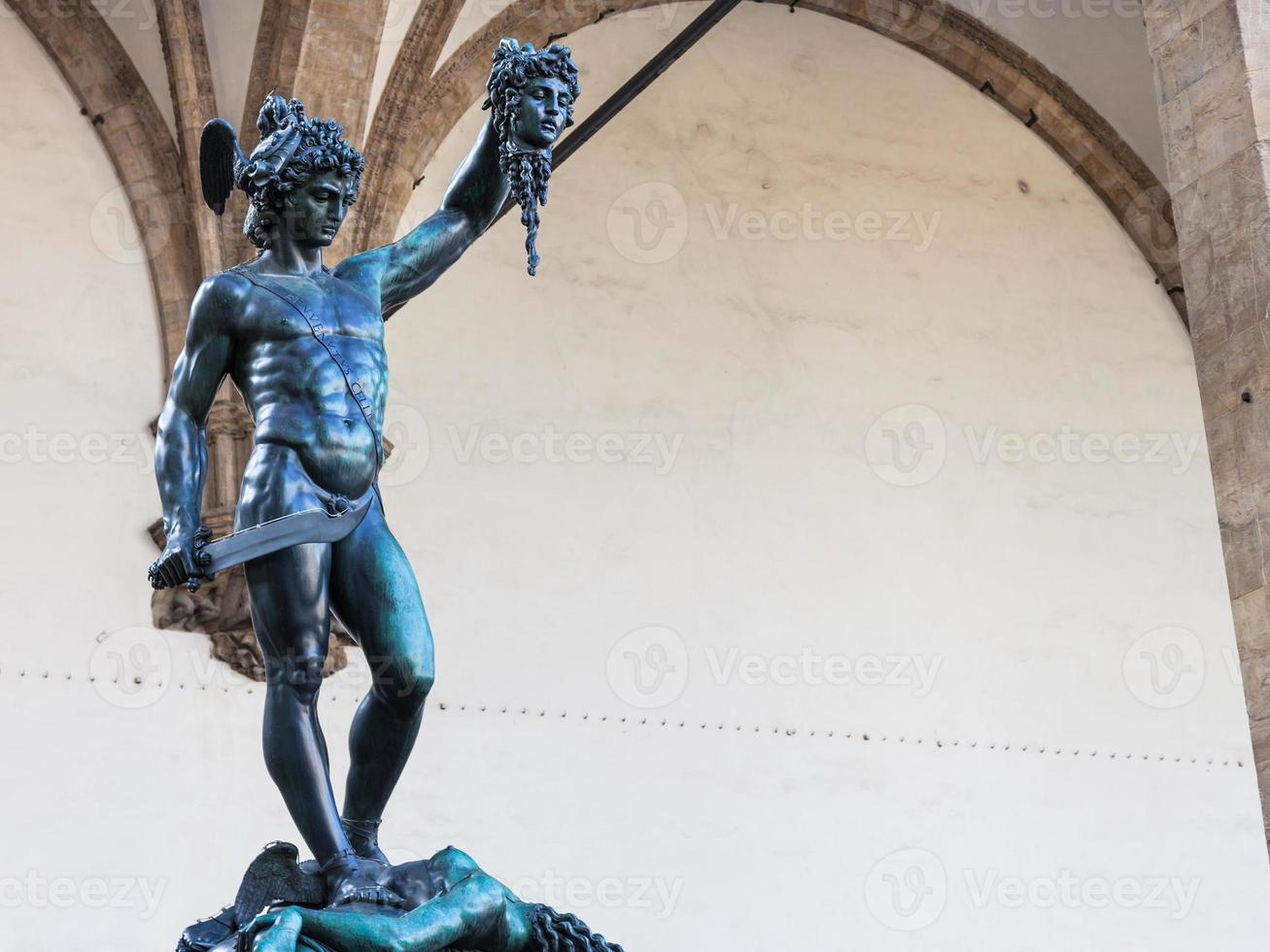 Statue Perseus mit dem Haupt der Meduse auf der Piazza foto