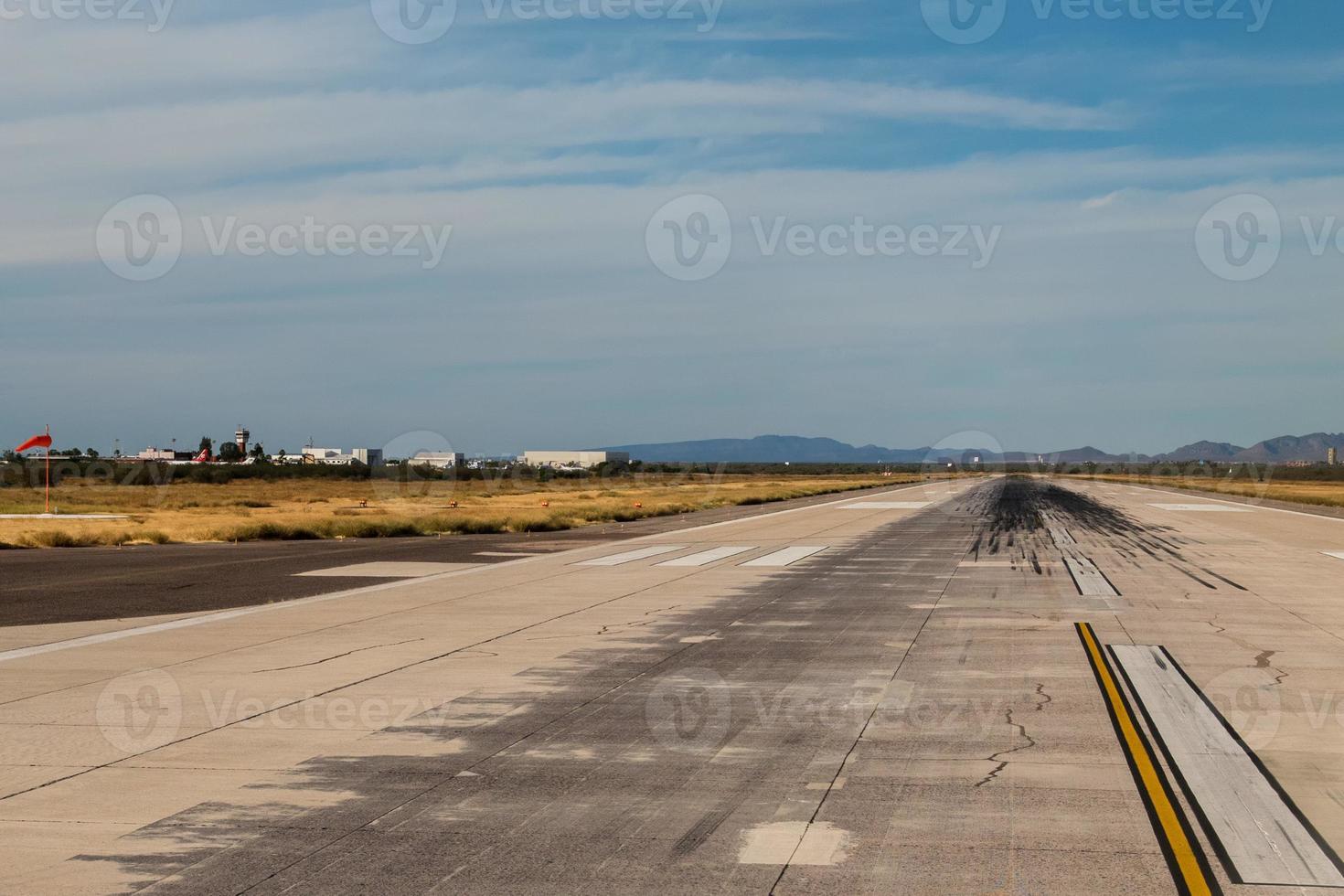 Landezone des mexikanischen kleinen Flughafens vor dem Start foto