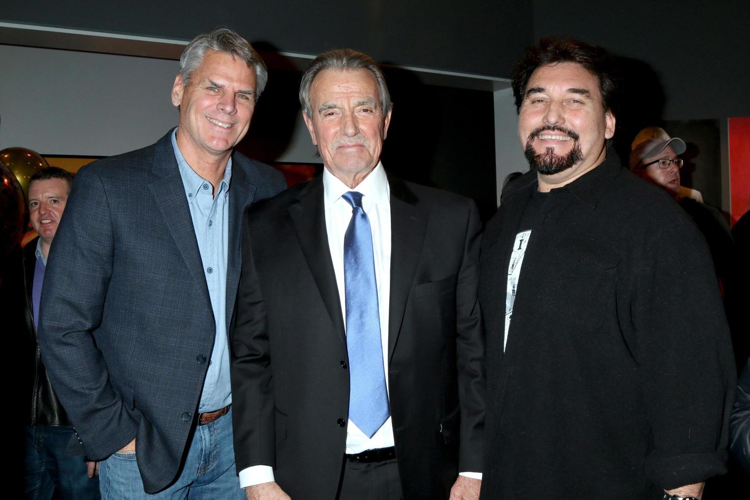 los angeles 7. feb - robert parucha, eric braeden und john castellanos bei der eric braeden 40-jährigen feier über die jungen und rastlosen in der fernsehstadt am 7. februar 2020 in los angeles, ca foto