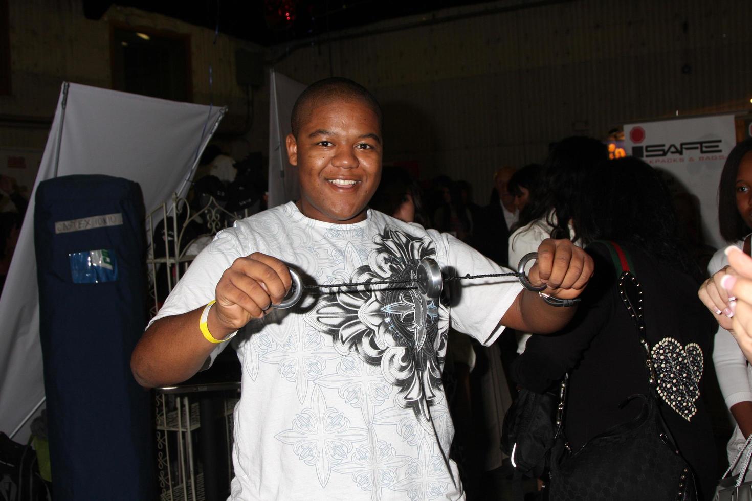 los angeles, 20. nov - kyle massey in der verbundenen s celebrity gift suite zur feier der 2010 american music awards in den ben kitay studios am 20. november 2010 in los angeles, ca foto