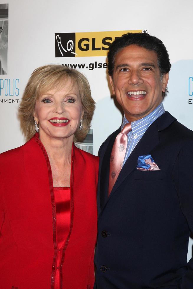 los angeles, 8. oktober - florence henderson, corky ballas kommt am 8. oktober 2010 zu den respektpreisen des schwulen, lesbischen und heterosexuellen bildungsnetzwerks im beverly hills hotel theater in beverly hills, ca foto