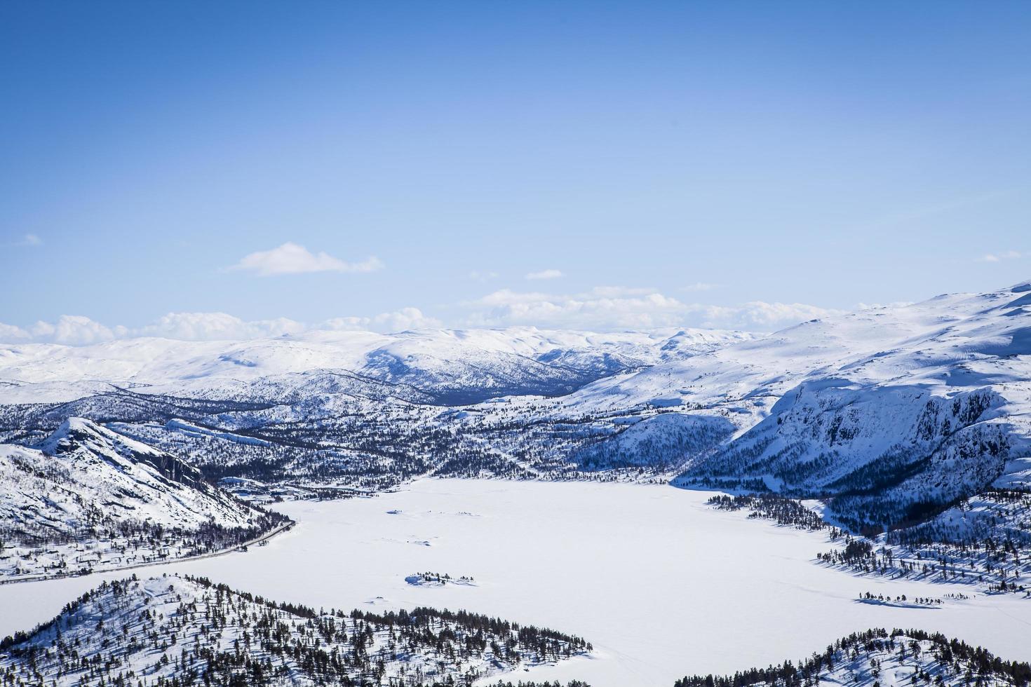 schneebedeckte Berge foto