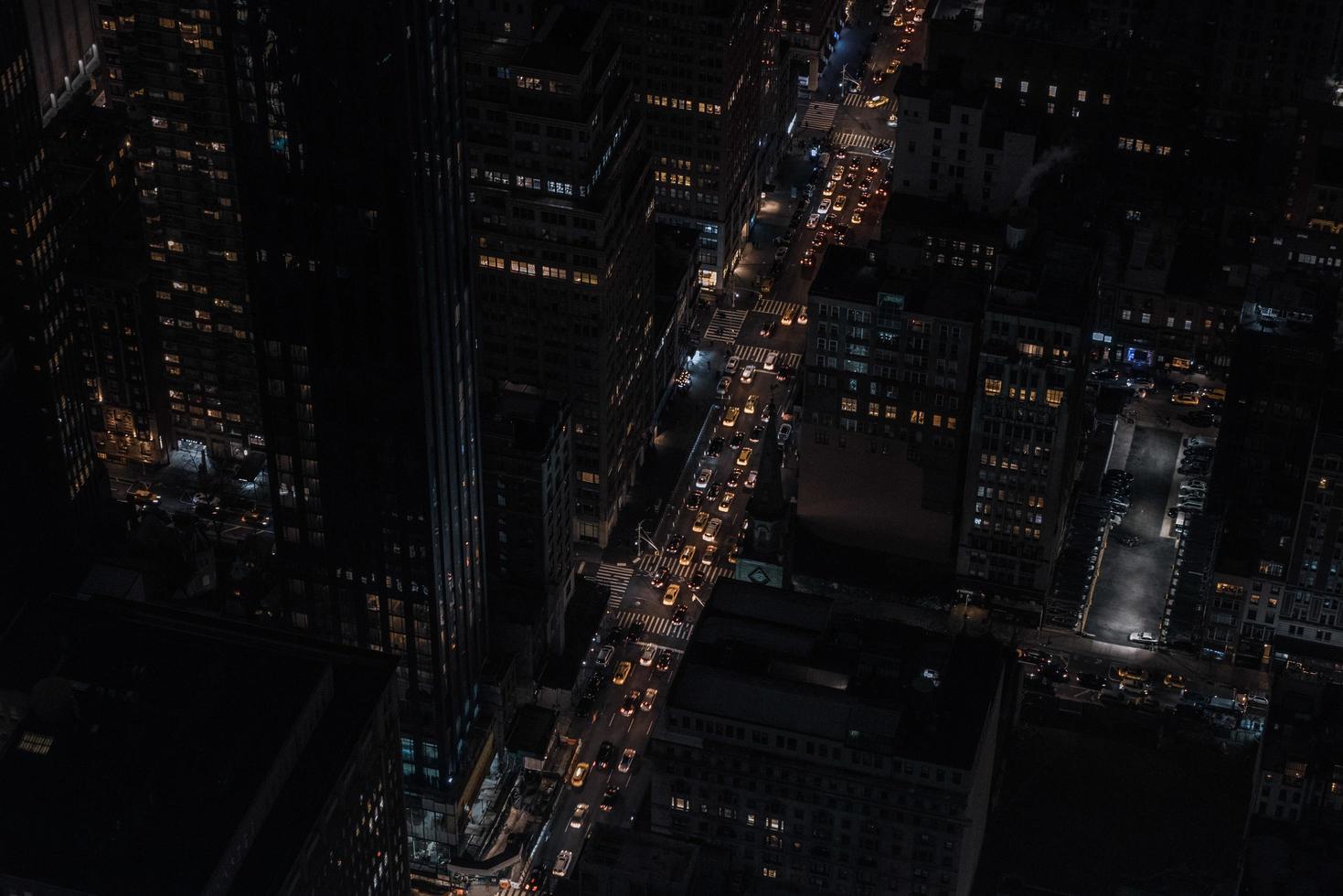 Stadtgebäude in der Nacht foto