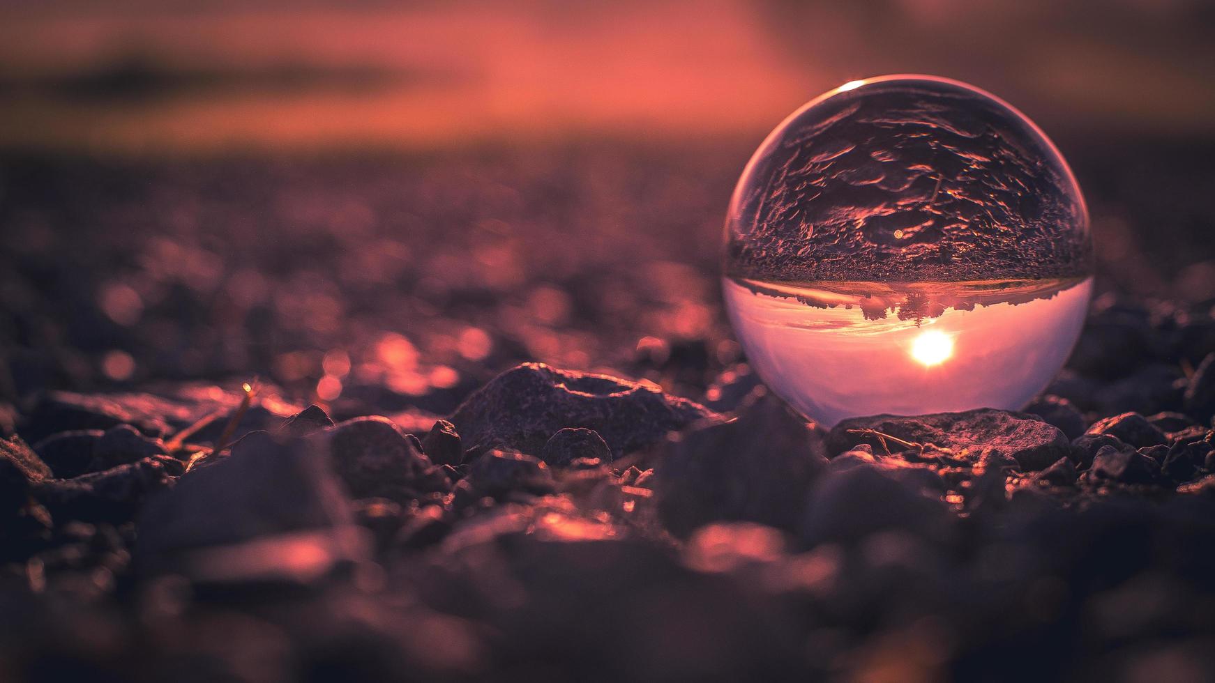 Nahaufnahme von Lensball bei Sonnenuntergang foto