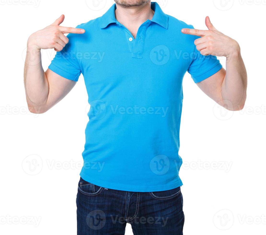 blaues Poloshirt auf einer jungen Mannschablone foto