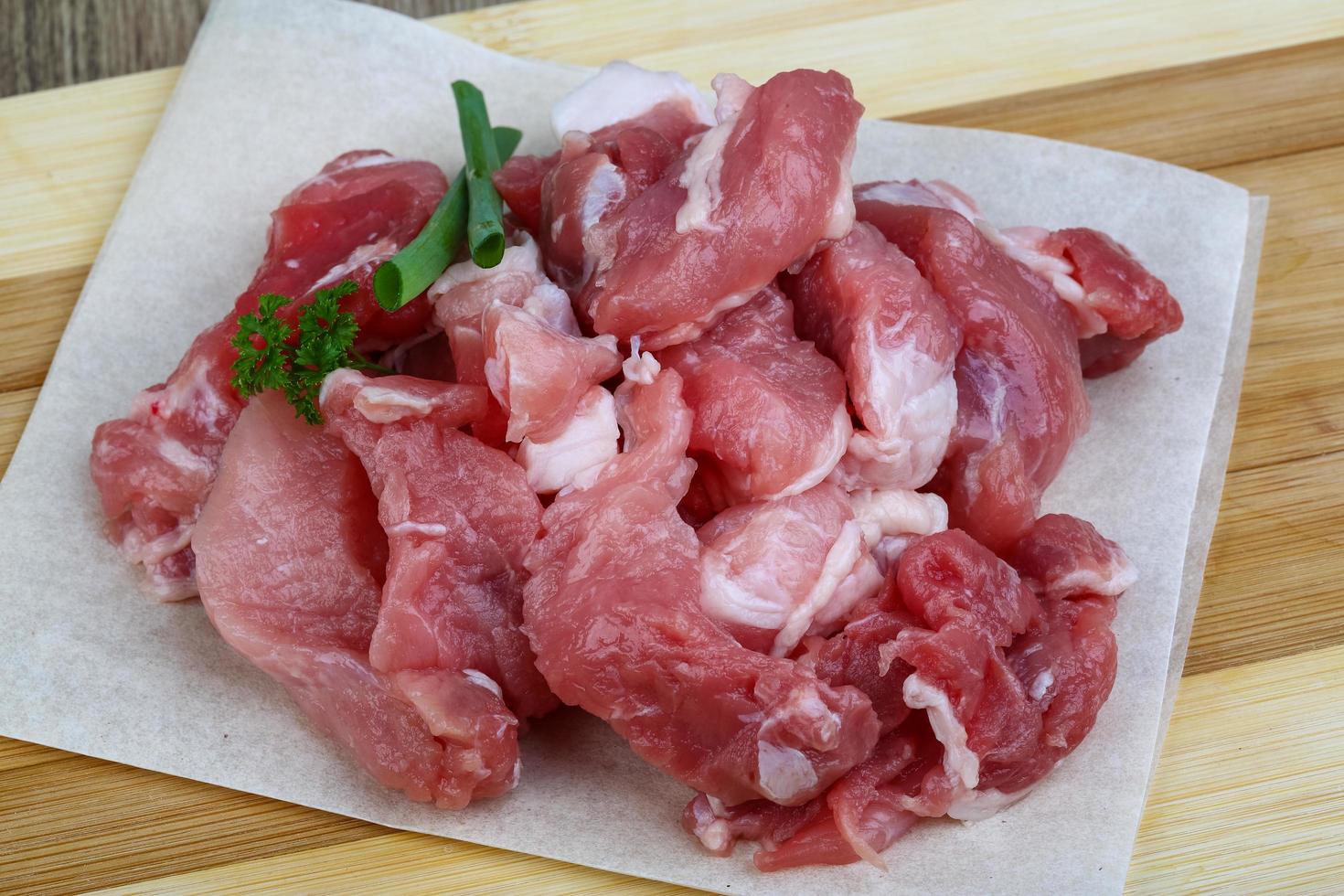 gewürfeltes Schweinefleisch foto