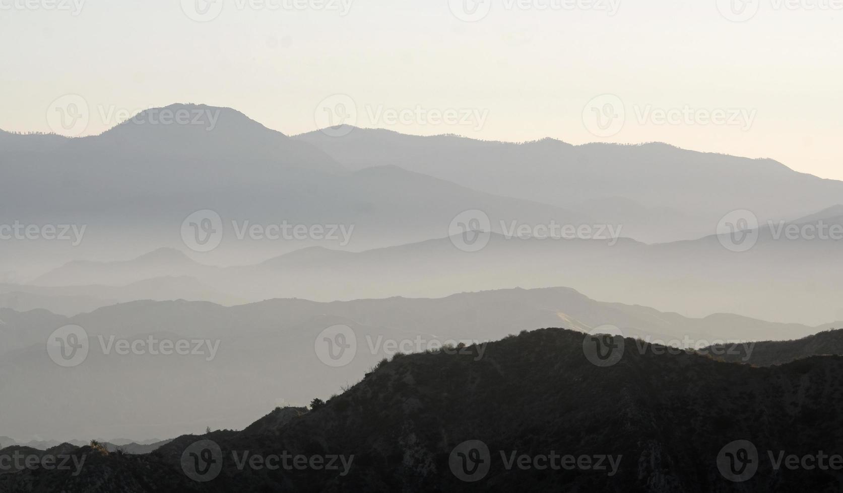 kalifornische landschaft in der nähe von valencia, ca foto