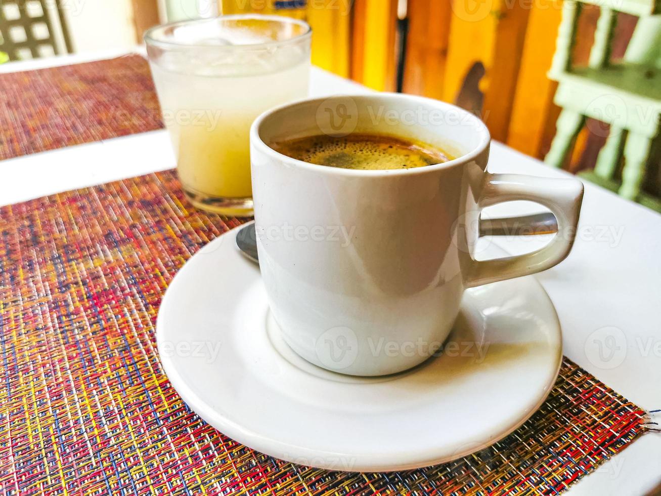 tasse americano schwarzer kaffee im restaurant mexiko. foto