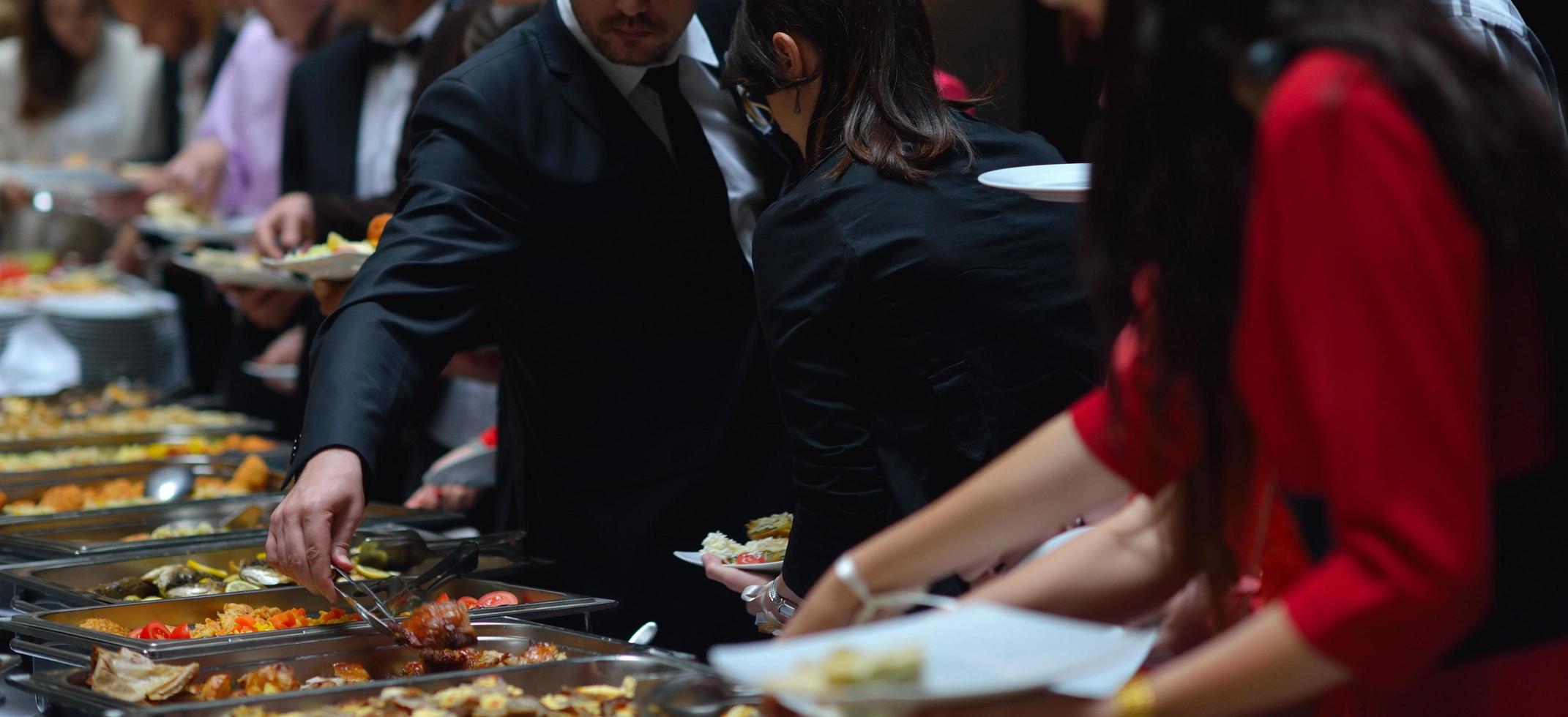 Blick auf das Essen vom Buffet foto