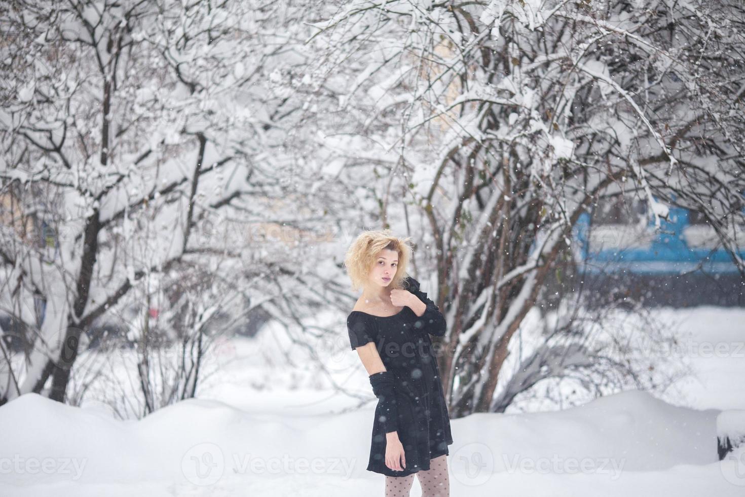 Frau im Schnee foto