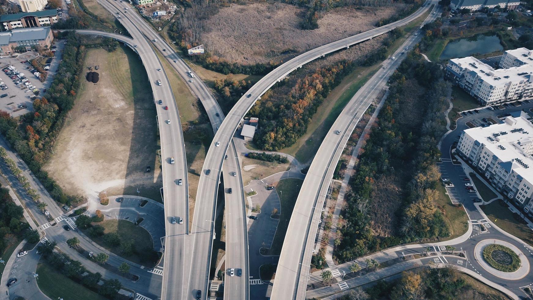 Verkehr auf Betonstraßen foto