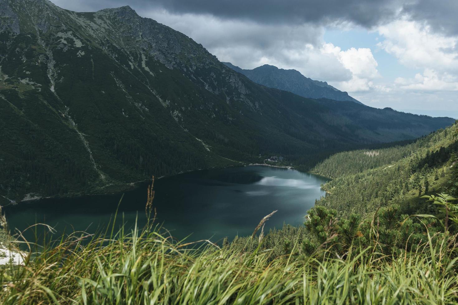 Fluss und Berg foto