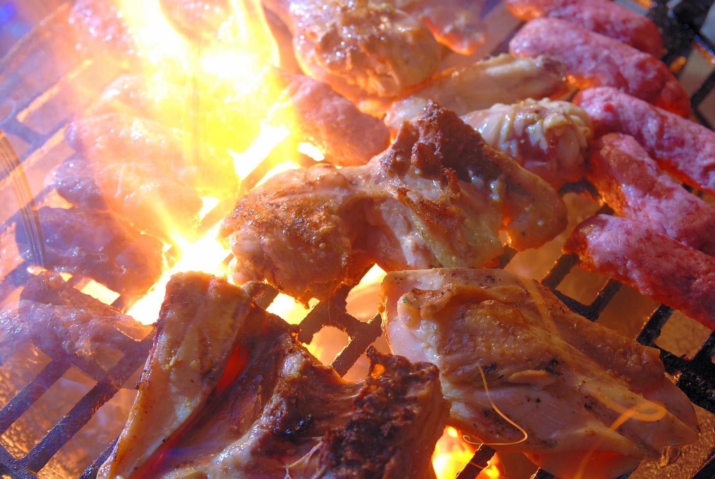 Hühnchen auf dem Grill foto