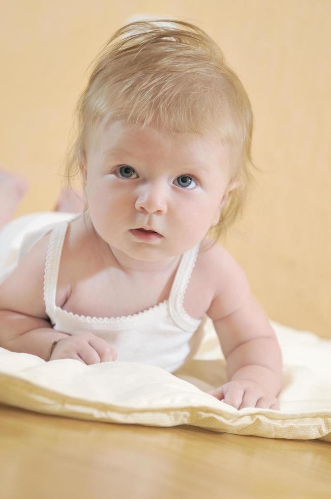 süßes kleines Baby-Nahaufnahmeporträt foto