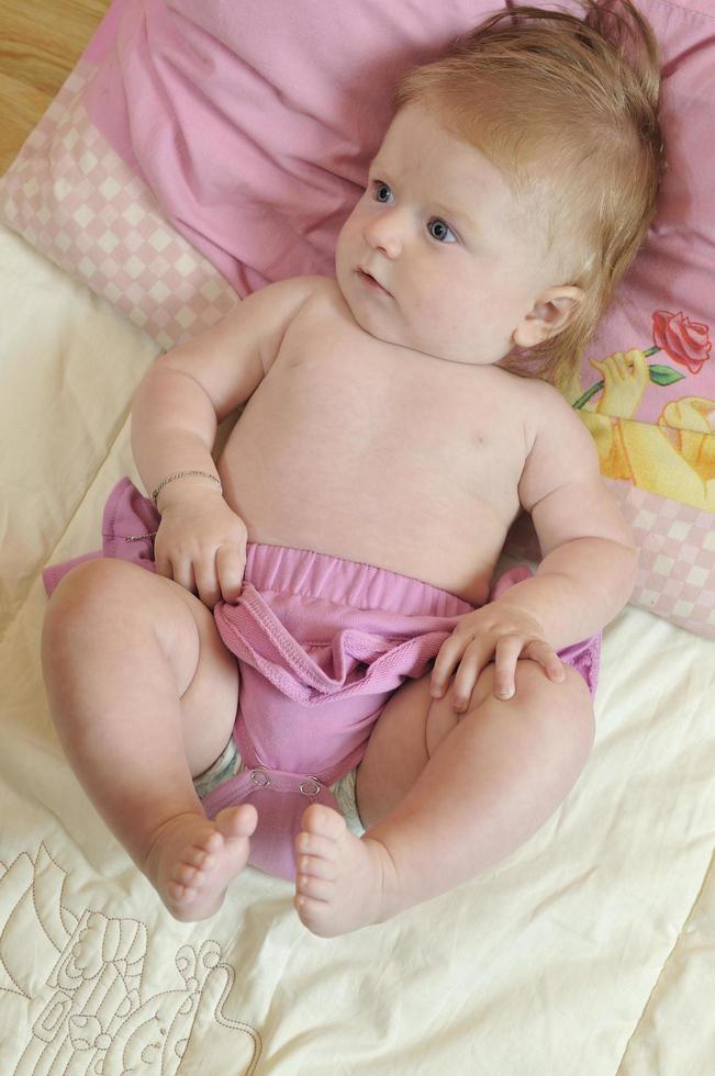 süßes kleines Baby-Nahaufnahmeporträt foto
