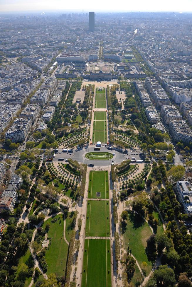 paris, frankreich, 2022 - eiffelturm in paris am tag foto