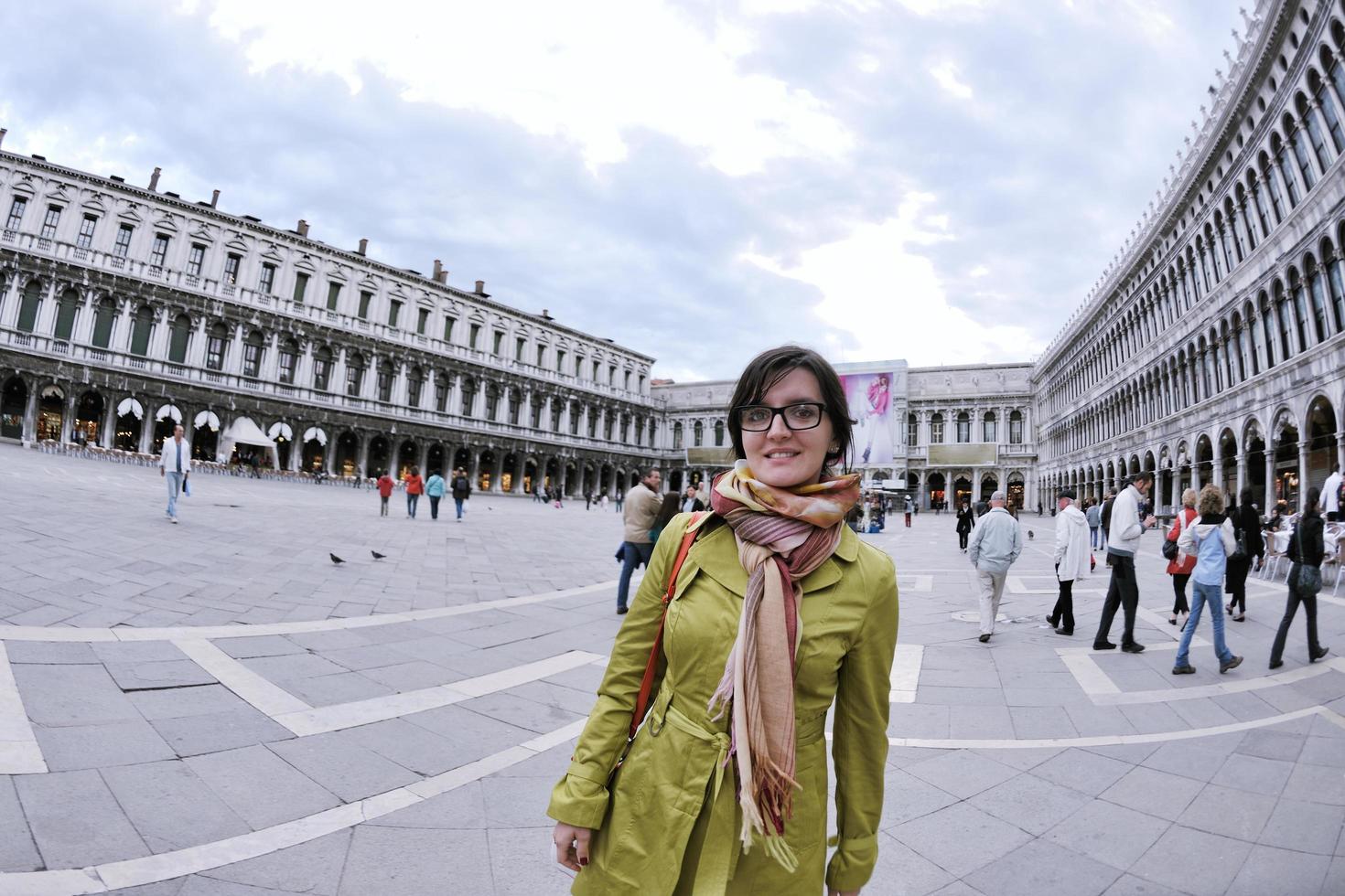 schöne frau in venedig foto