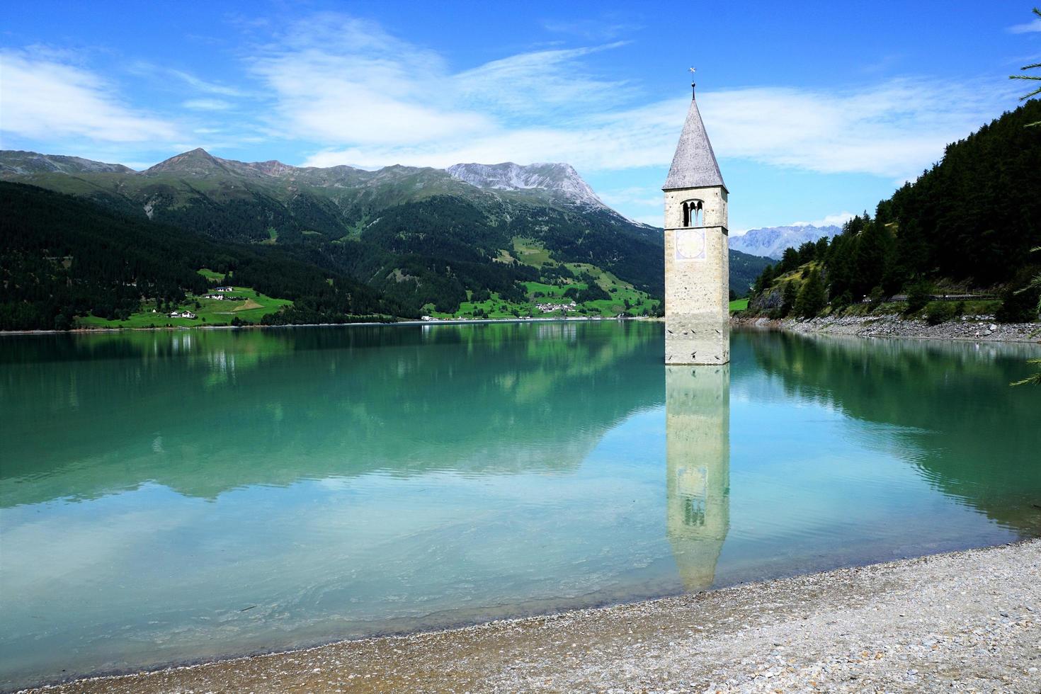 Turm in Reschensee foto