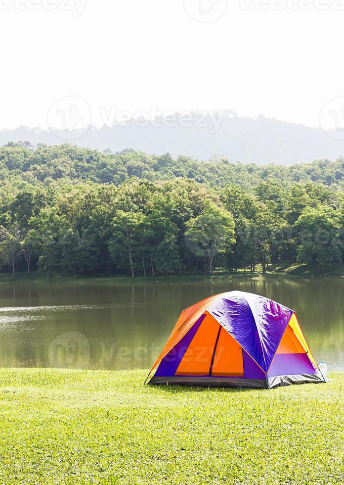 Kuppelzeltcamping am Seeufer foto