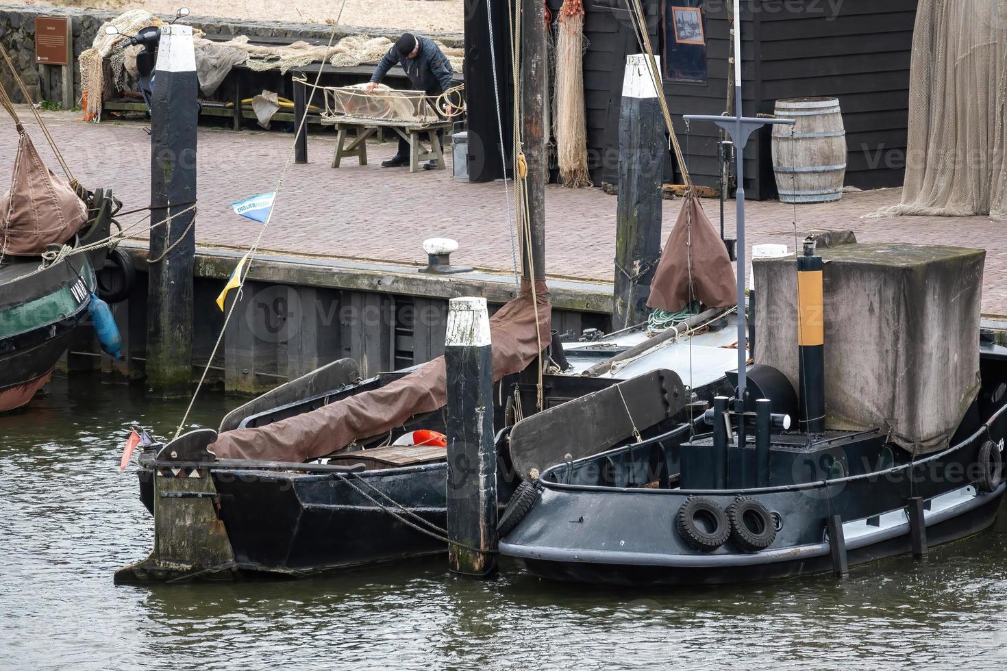 Boote im kleinen Hafen foto