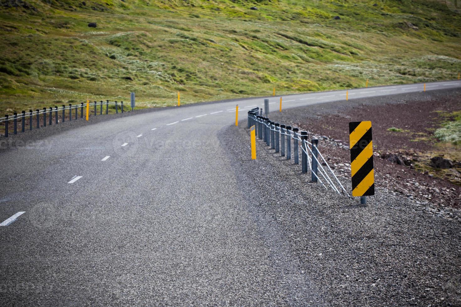 Autobahn durch Island Berge Landschaft foto