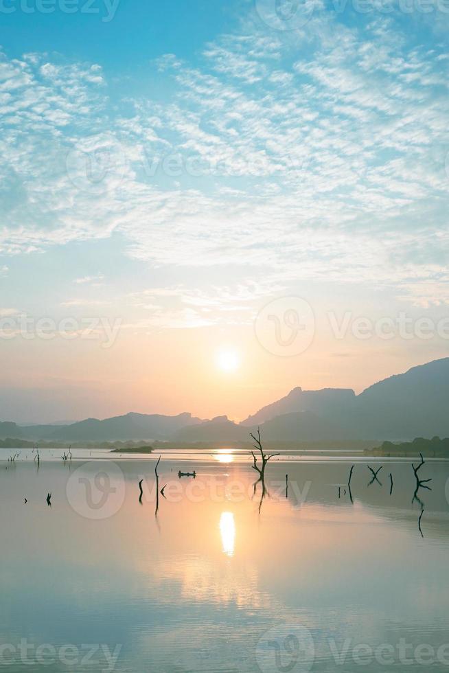Morgenansicht des Kandalama-Sees, Sri Lanka foto