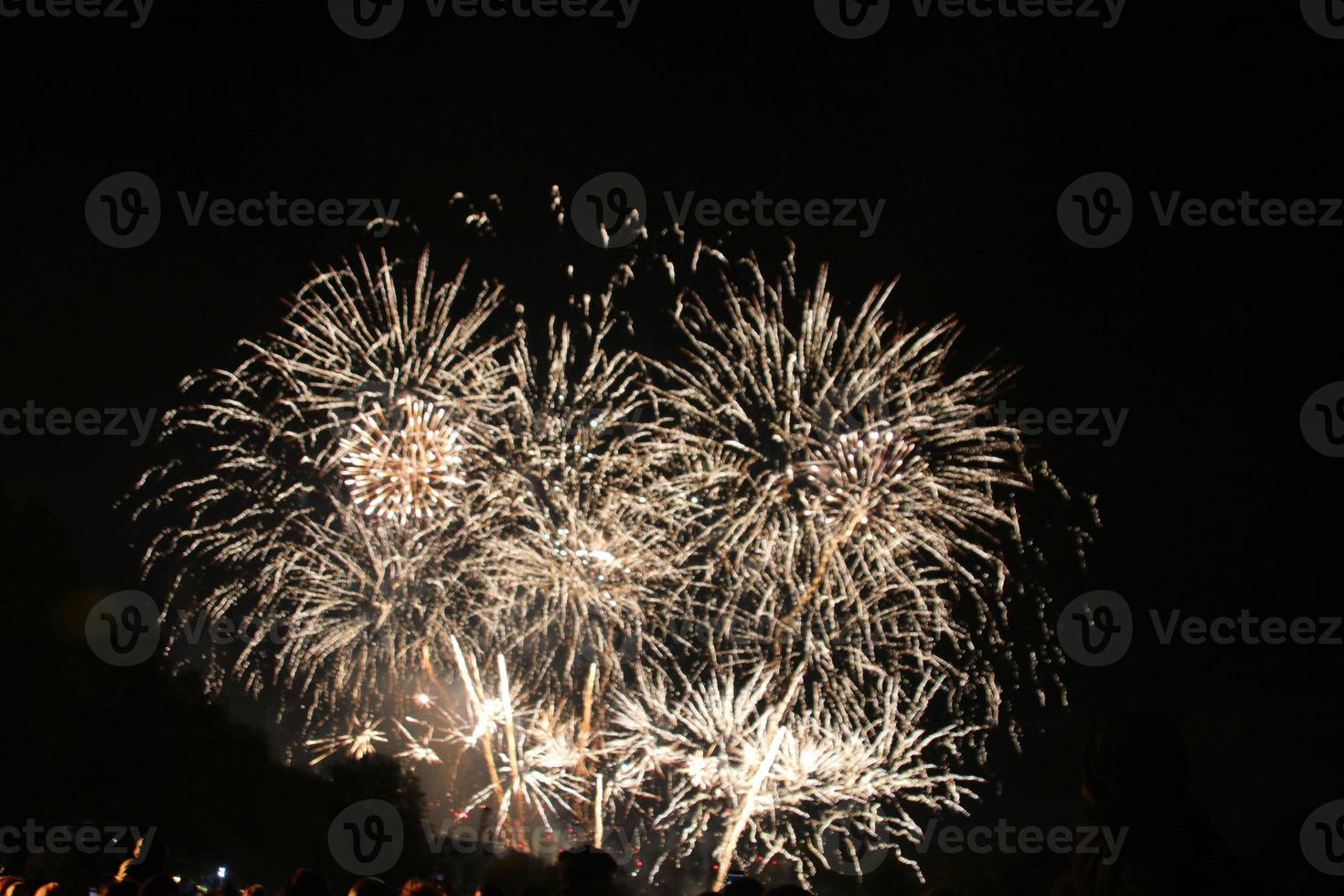 Blick auf ein Feuerwerk foto