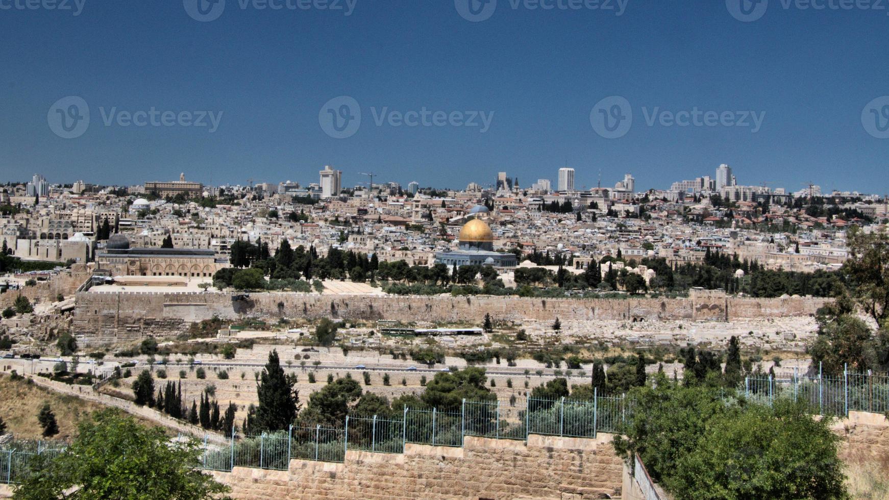 ein blick auf jerusalem vom ölberg foto