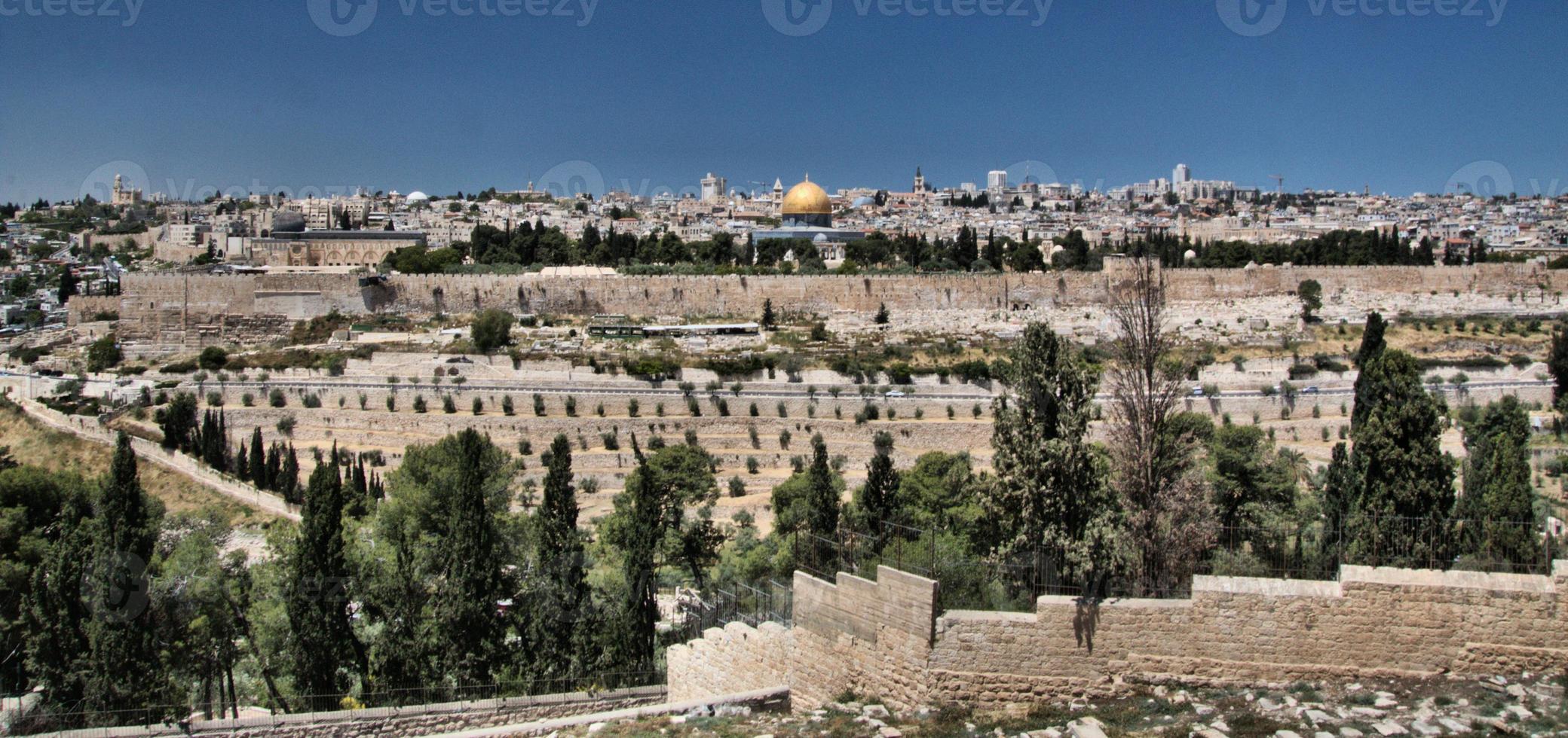 ein blick auf jerusalem vom ölberg foto