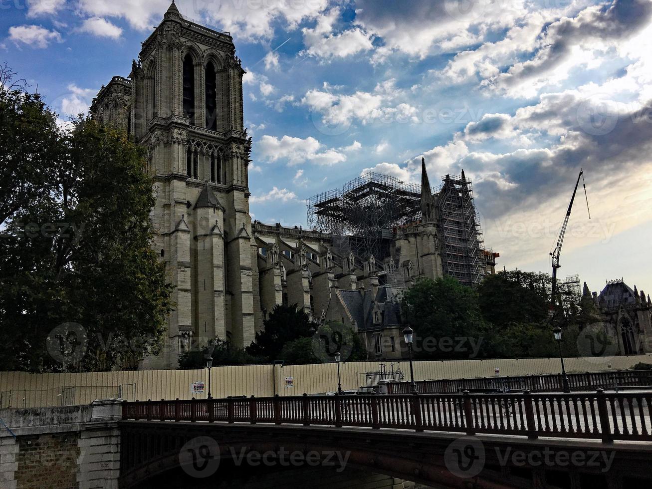 ein panoramablick auf paris im sommer foto