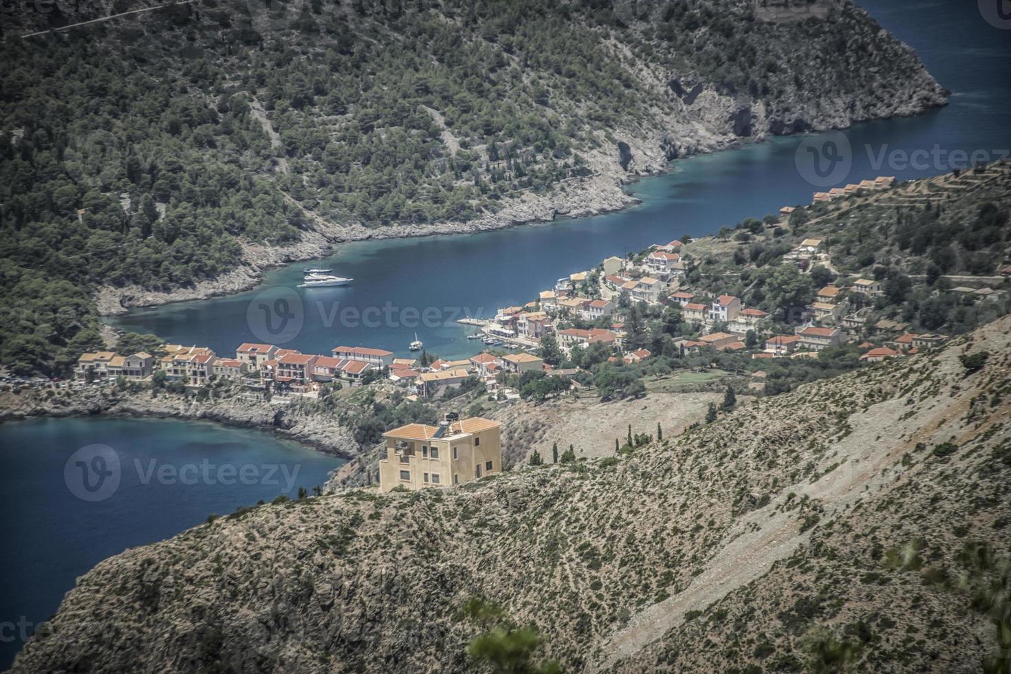 Ansicht von Assos in Kefalonia, Griechenland, von oben foto