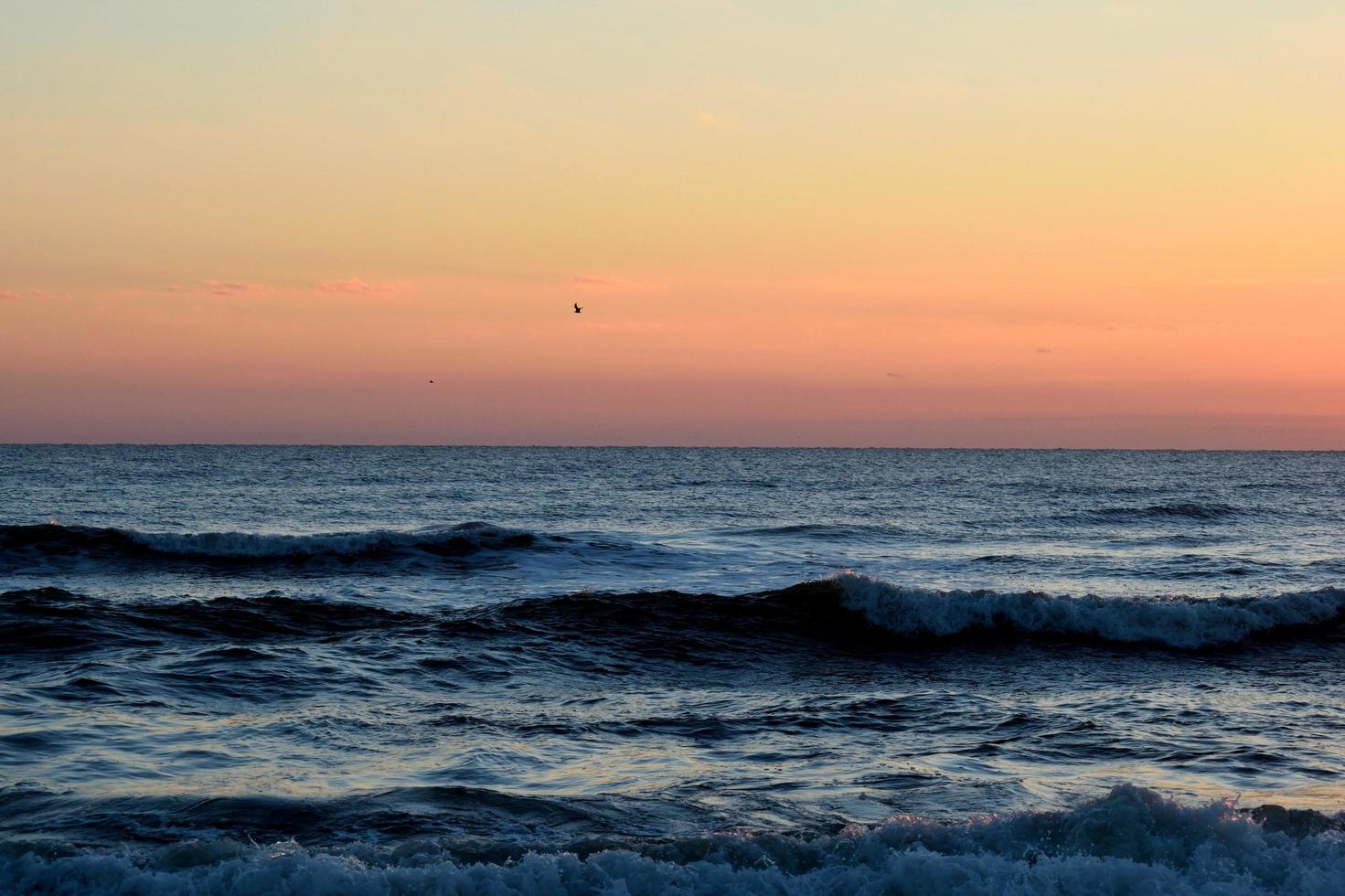 Sonnenaufgang am Meer foto