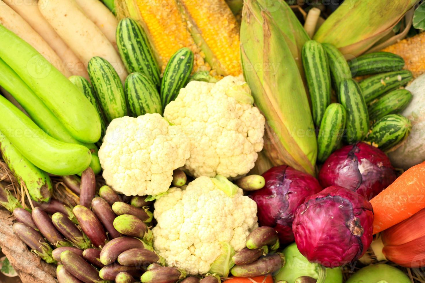 Obst und Gemüse, natürliches Stillleben für gesunde Ernährung foto