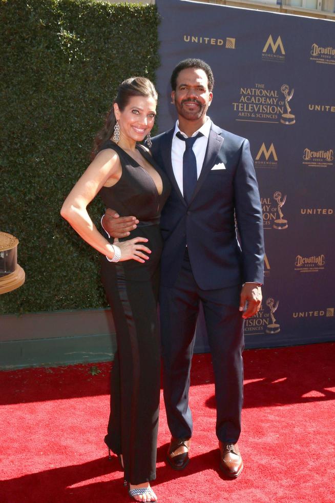 los angeles - 30. april freundin, kristoff st john bei den 44. daytime emmy awards - ankunft im pasadena civic auditorium am 30. april 2017 in pasadena, ca foto