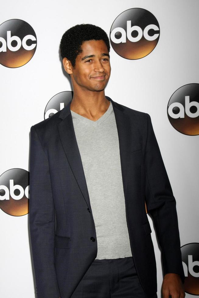 los angeles - jan 14 - alfred enoch beim abc tca winter 2015 in einem the langham Huntington hotel am 14. januar 2015 in pasadena, ca foto