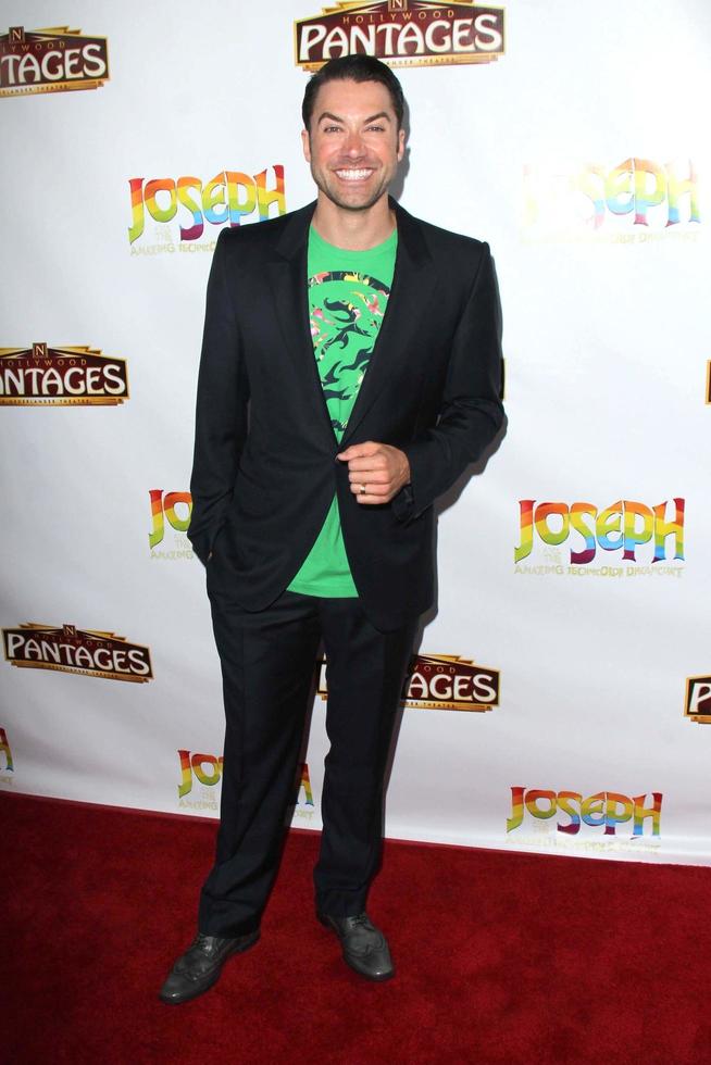 los angeles - 4. juni - ace young im joseph and the amazing technicolor dreamcoat eröffnung im pantages theater am 4. juni 2014 in los angeles, ca foto