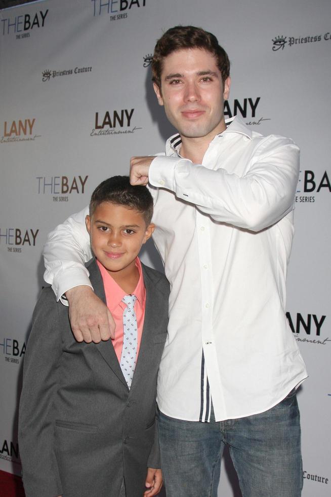 Los Angeles - 4. August - Aidan Moreno, Kristos Andrews bei der the Bay Red Carpet Extravaganz in der Open-Air-Küchenbar am 4. August 2014 in West Hollywood, ca foto