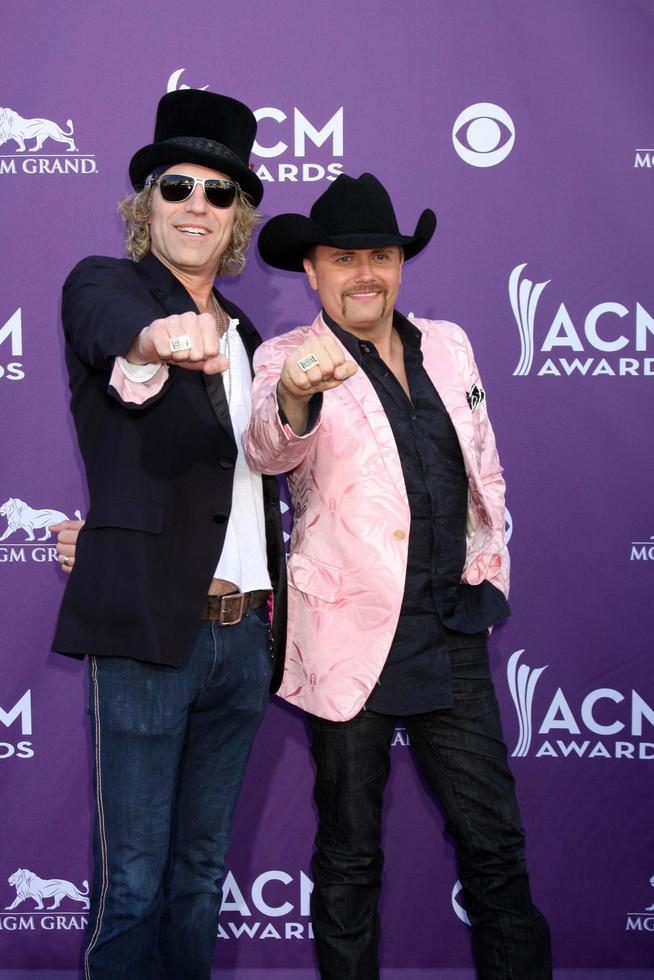 las vegas - 1. april - big kenny, john rich kommt am 1. april 2010 in las vegas, nv, zu den 2012 academy of country music awards in der mgm grand garden arena foto