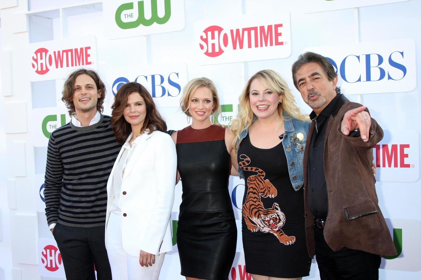 los angeles, 29. juli - matthew grey gubler, jeanne tripplehorn, aj cook, kirsten vangsness, joe mantegna kommt am 29. juli 2012 in beverly hills zur cbs, cw und showtime 2012 sommer tca party im beverly hilton hotel neben dem parkplatz ca foto