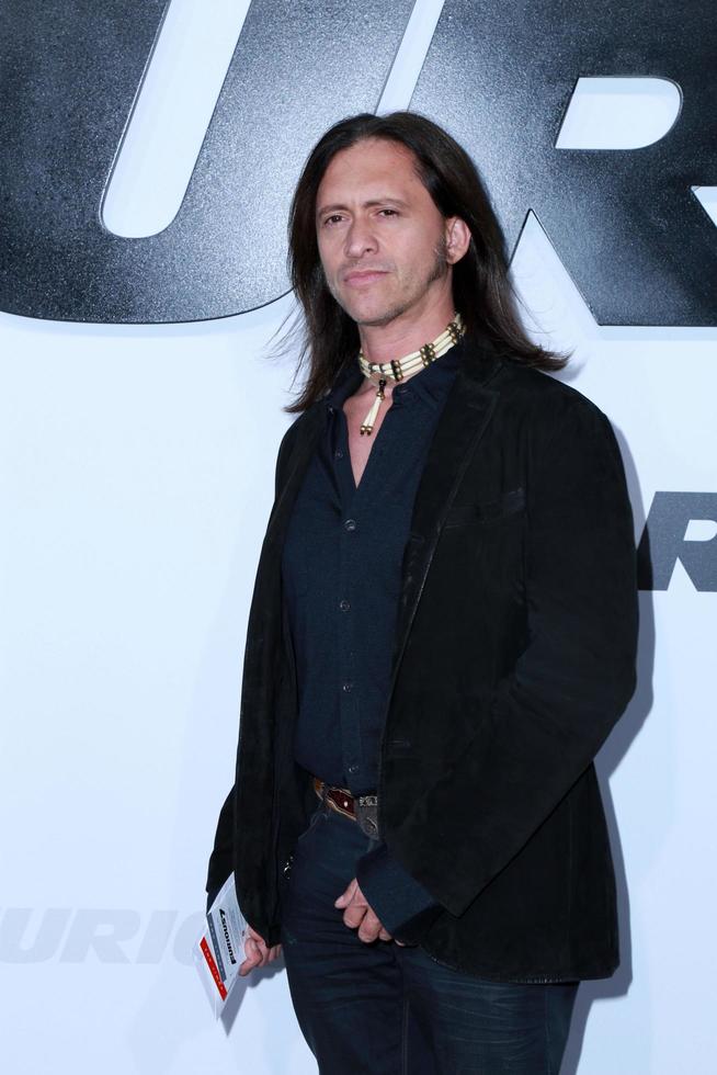 los angeles, feb 1 - clifton collins jr bei the avengers age of ultron los angeles premiere im tcl chinese theater am 1. april 2015 in los angeles, ca foto
