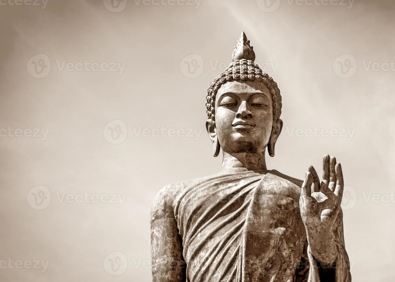 stehender Buddha foto
