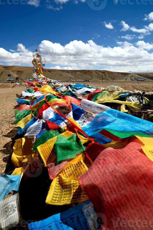 tibetische buddhistische Gebetsfahnen foto