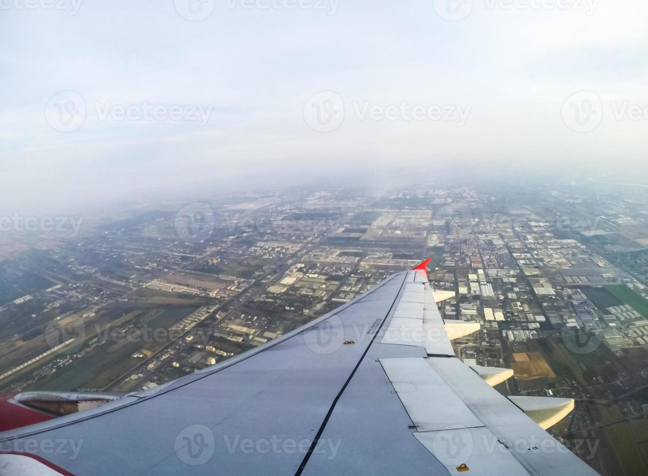Flugzeugansicht vom Fenster foto