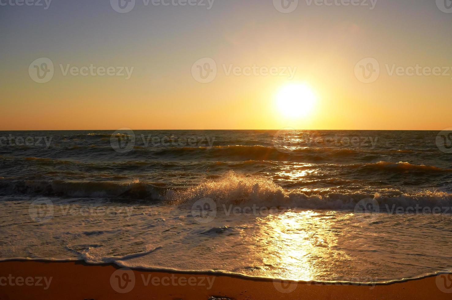 Sonnenuntergang am Strand foto