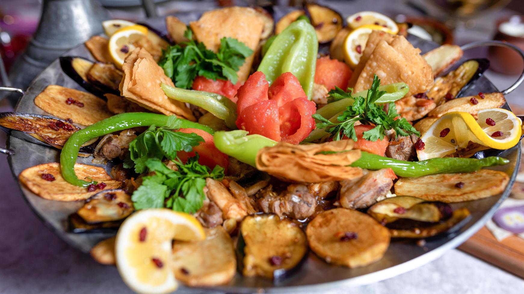 Sac Ichi Fleisch und Gemüse Mahlzeit foto